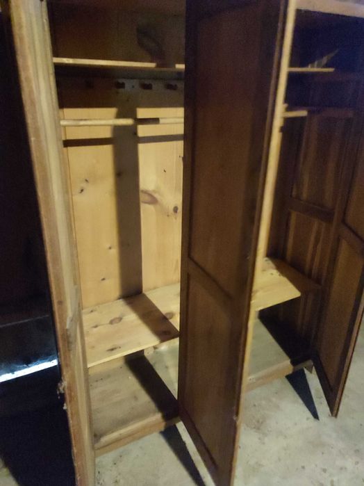 Zabytkowa szafa do renowacji