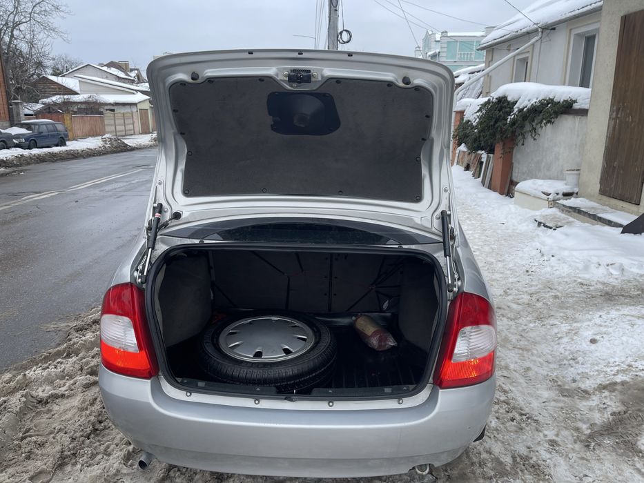 Автомобиль полностью ухоженный хорошем состоянии