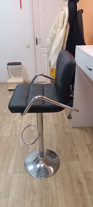 Продам косметический стол