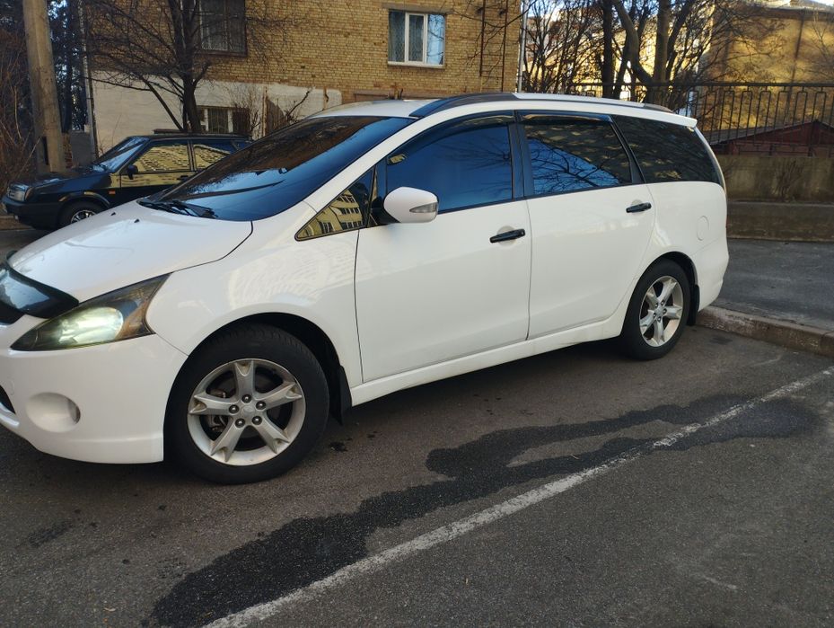 Продам мітсубісі Грандіс