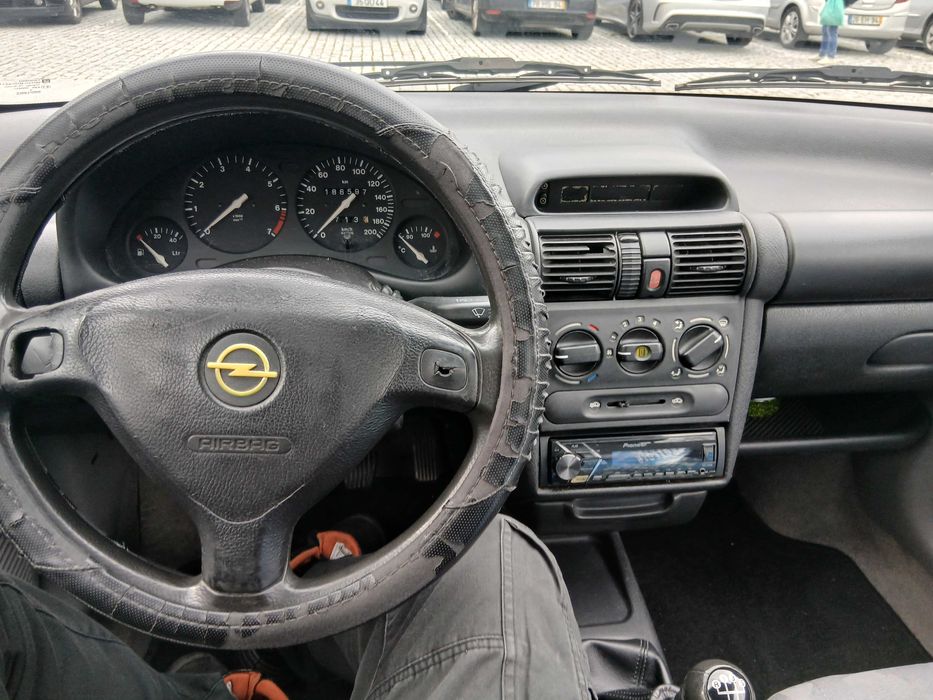 Carro em bom estado.