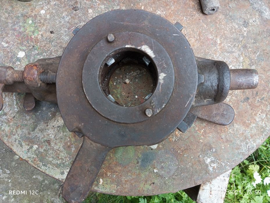 Сварочный аппарат,бензопила,Клупп ,.Болгарка, электро -дрель, плашки