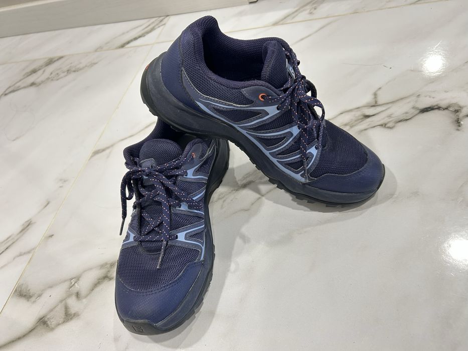 Продам трекінгові кросівки Salomon Alphacross 38