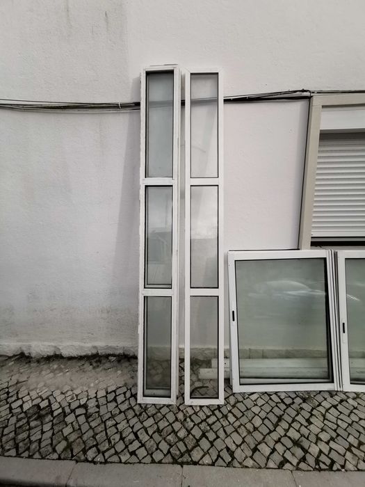 9 janelas de alumínio brancas de correr com vidro duplo + 3 Bandeiras