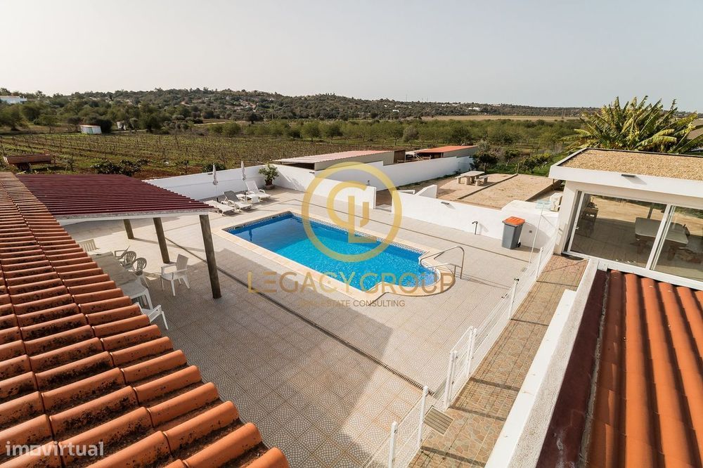 T5 Villa + 3 Independent T2 Apartments in Tunes