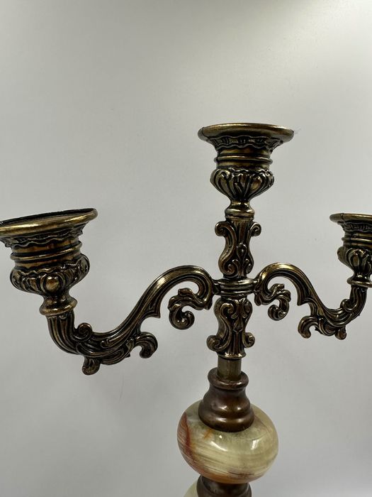 Kandelabr z onyksu i mosiądzu