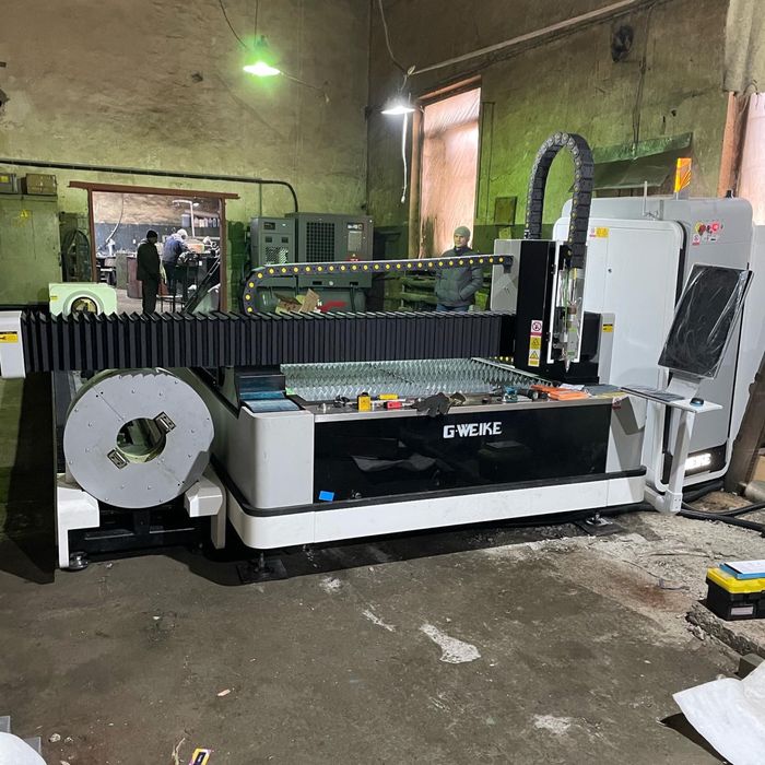 Волоконный лазер Gweike LF3015LNR Труборезом 3000W с ндс