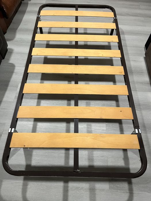 Estrado com Pés e Colchão