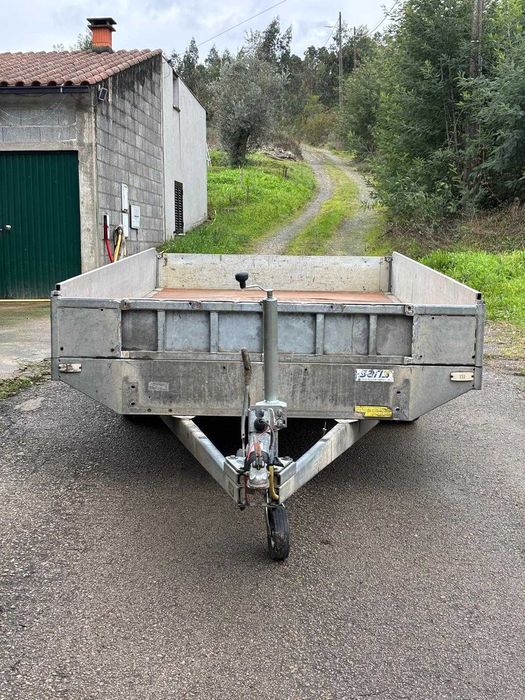 Reboque/ atrelado porta maquinas/carros