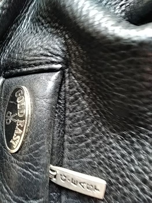 Продам мужскую кожаную куртку.На теплой подкладке.Большой размер.