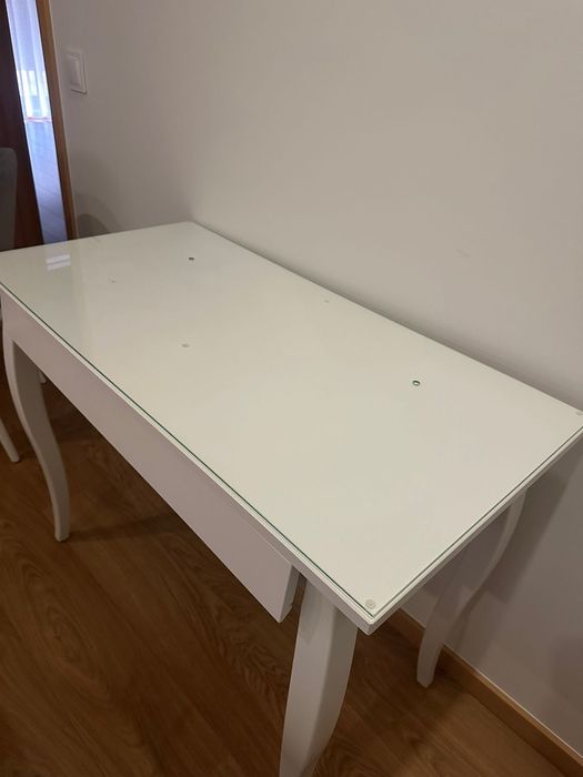 Secretaria com vidro