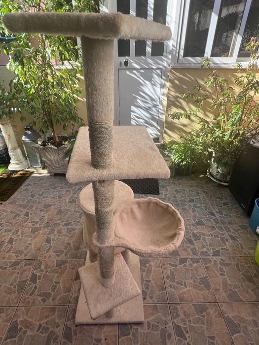 Vendo arranhador pra gatos usado