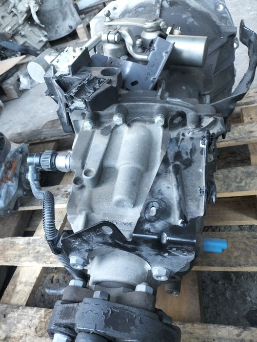 Renault master  4. 3 napęd tył skrzynia biegów  20rok