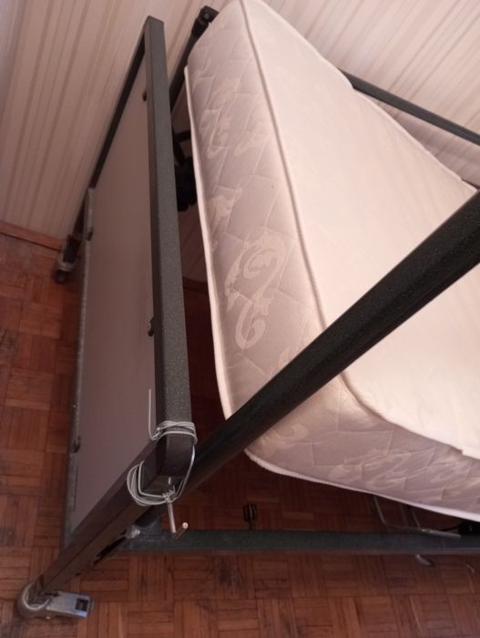 Łóżko medyczne z materacem