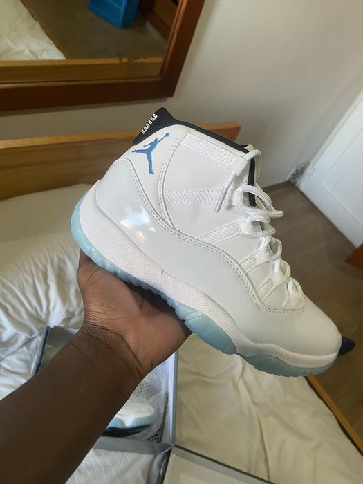 air jordan 11 retro legend blue