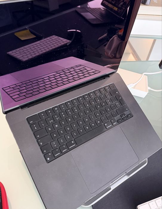 Macbook pro m3 pro 16 36gb 512gb 12c CPU 18c GPU