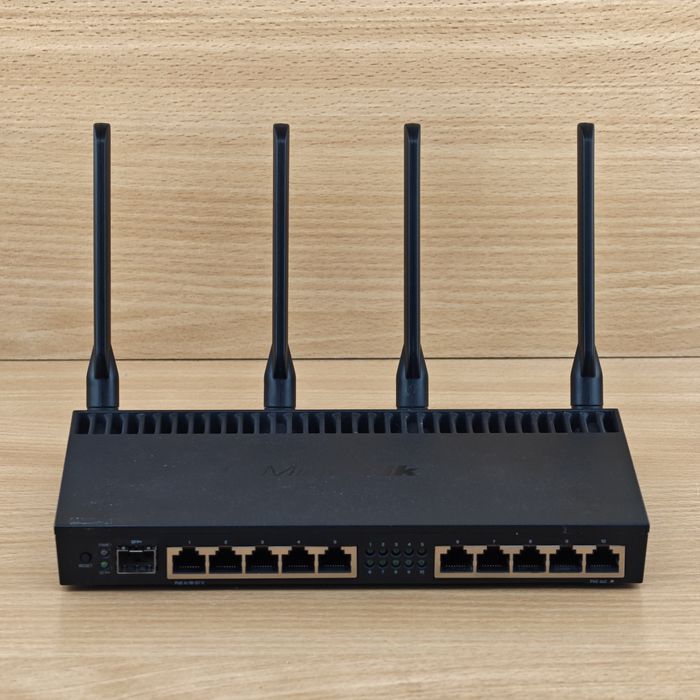 MikroTik router RB4011iGS+5HacQ2HnD-IN