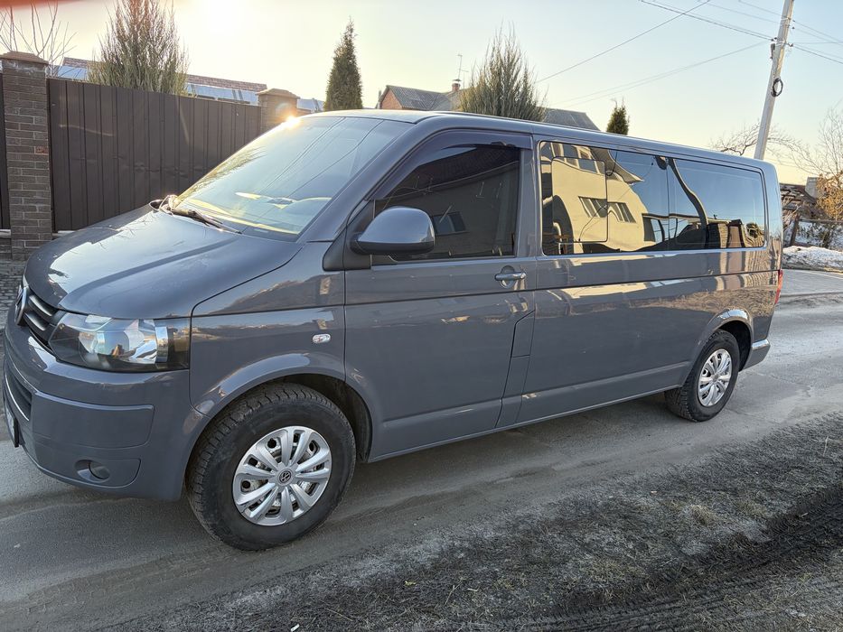 Авто Volkswagen Caravelle 2011 рік 2.0 Газ/Бенз