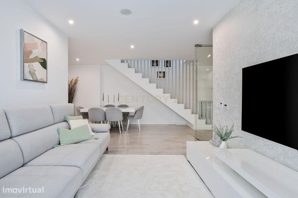 Luxuoso Penthouse T3 em Faro com Piscina Comum - 695.000€