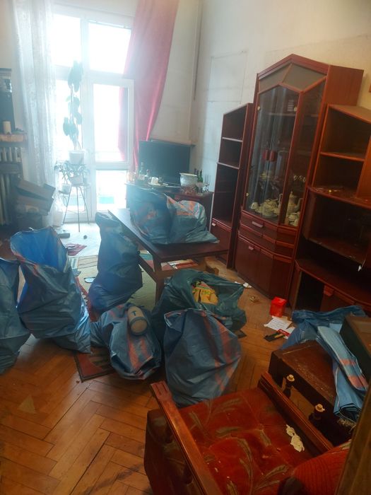 Opróżnianie Mieszkań Domów Strychów Piwnic Garaży Wywóz Gratów