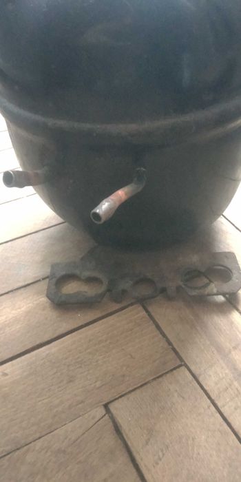 Компрессор на холодильник НЕрабочий