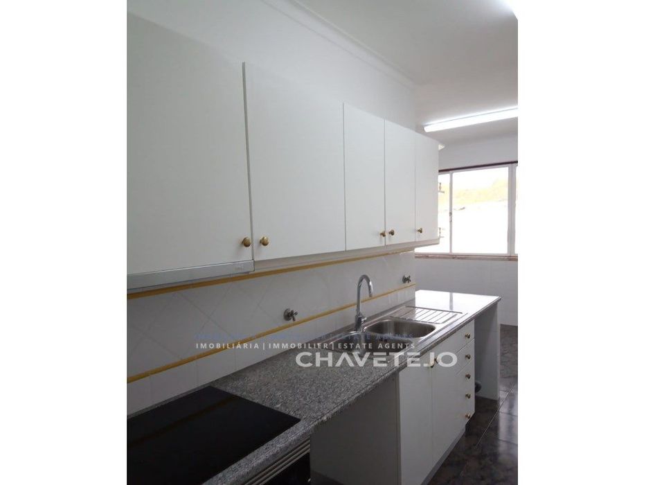 Apartamento T2 com arrecadação em Tomar - Disponível final Setembro
