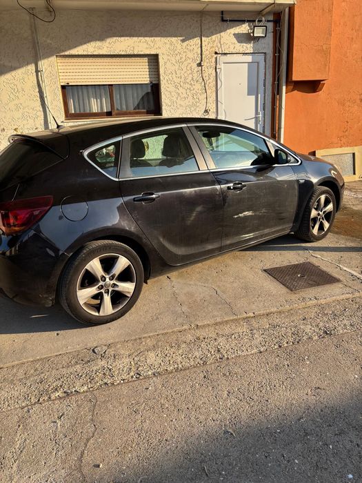 Opel Astra J 1.4 gasolina ano 2011 para peças todo o Material disponível Enviamos para todo o País e Ilhas