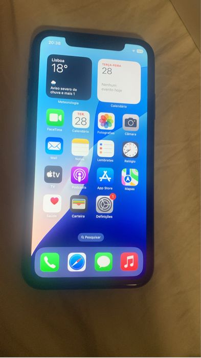 iPhone XR unlocked and carrier-free64737985783425122