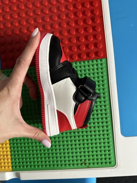 Кросівки дитячі