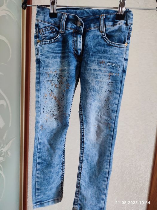 Продам джинсы  для девочки!