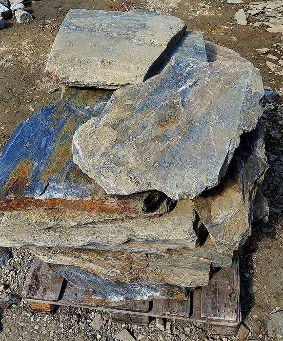 Łupek szarogłazowy księżycowy duże płyty kamień naturalny na kaskadę