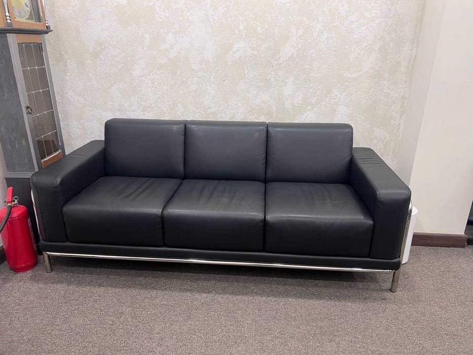 Диван кожаный / Мебель в офис