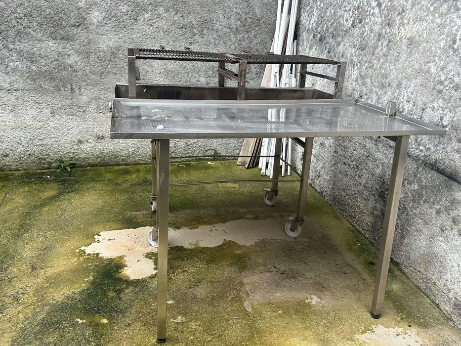 Churrasqueira toda em inox como nova  impecável