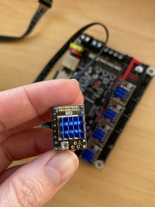 Плата Bigtreetech SKR v1.3, драйвери TMC2208, екран TFT 3.5”