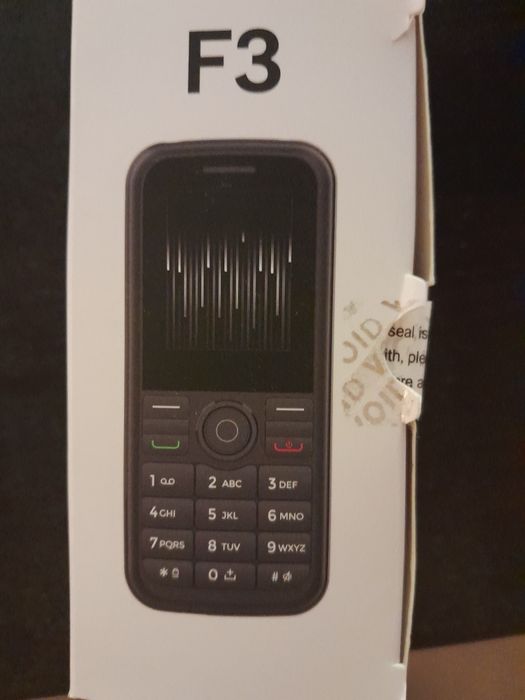 Telemóvel F3 preto