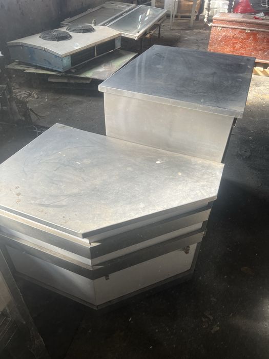 Balcao em inox com tabuleiro pra teclado