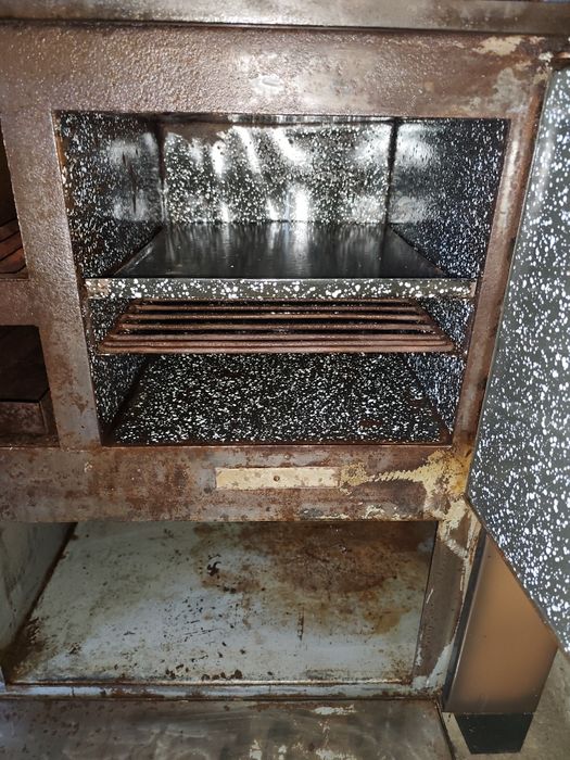 Fogão antigo a lenha, c/ cald. água quente, revest. a esmalte castanho