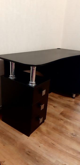 Стіл письмовий + комп'ютерний б/у , стан відмінний.