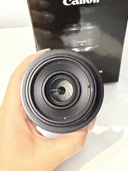Nowy obiektyw Canon RF 35 mm F 1.8 Macro IS S