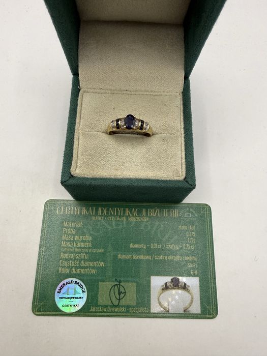 Złoty pierścionek z szafirami 0,75ct i diamentami