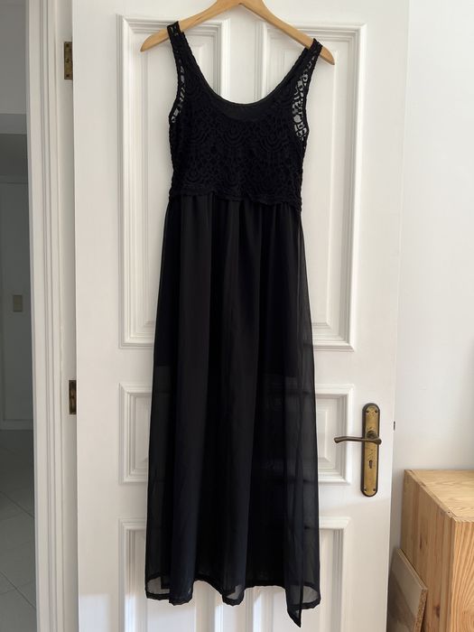 Vestido preto com renda