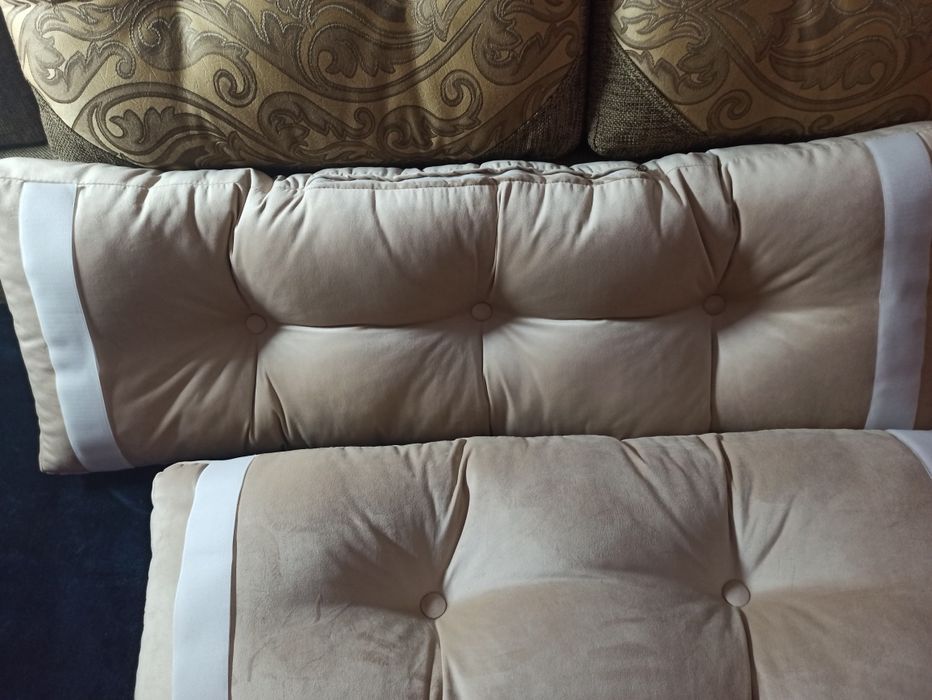 Подушки на диван піддон