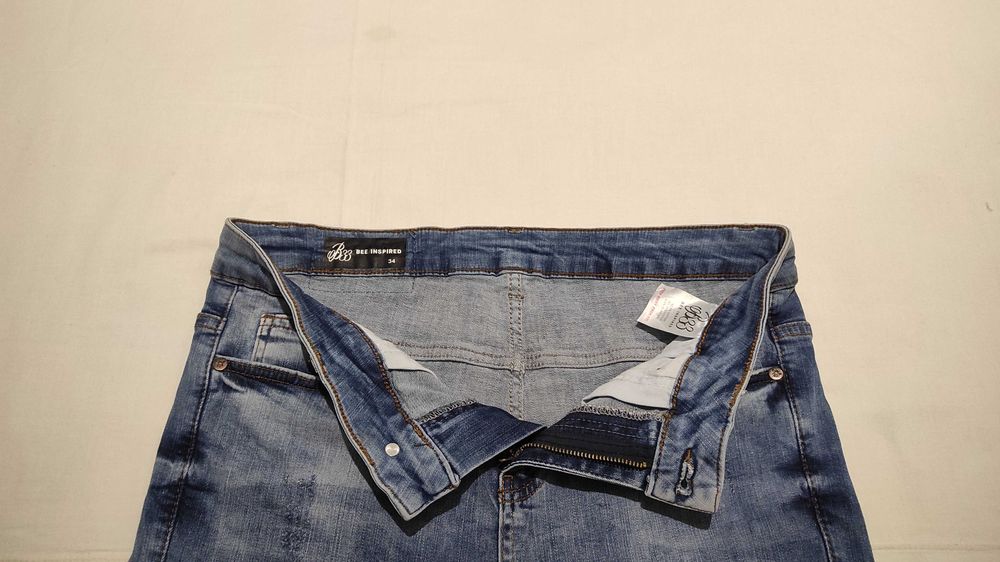 Шорти чоловічі DENIM Short Be Inspired

розмір:  L / 34 

б/у