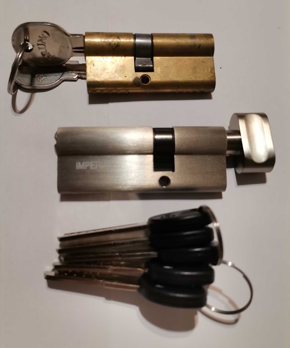 Замок личинка, сердцевина.