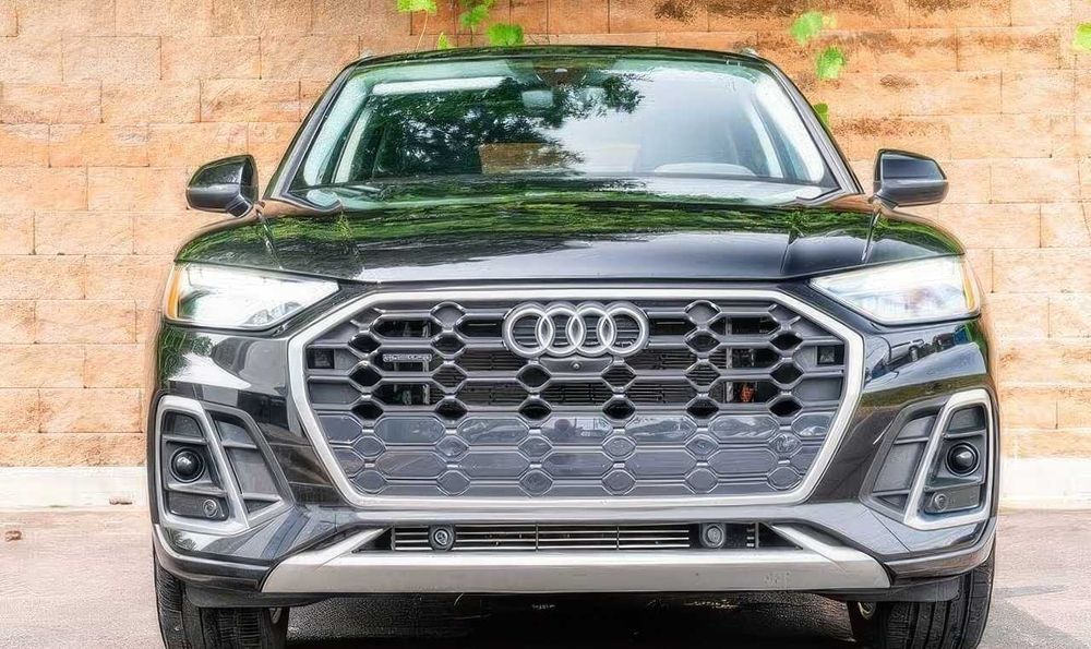 Audi Q5 e quattro Premium Plus 55 TFSI      2020