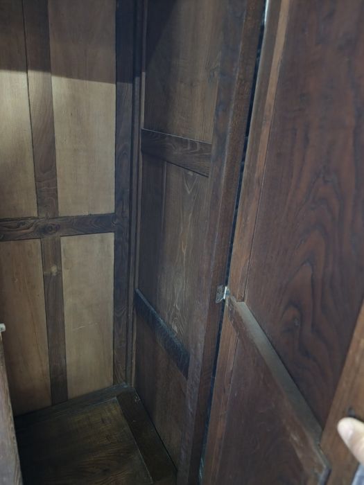 Guarda fatos com entrega