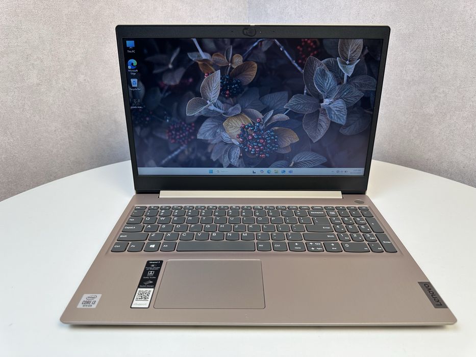 Lenovo IdeaPad intel i3 1005G1 Ram 8gb ssd 256 gb