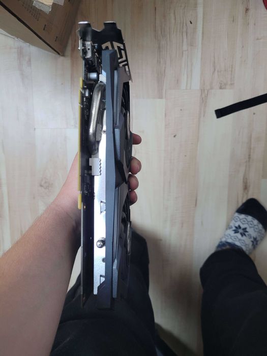 Komputer i5 7gen / 16GB RAM / GTX 1650 – 1100 zł (do negocjacji)