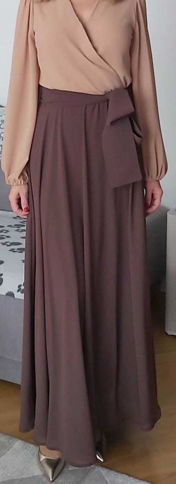 Sukienka w kolorze orzechowo-czekoladowym z kolekcji Lidii Kality