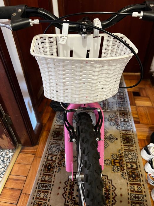 Bicicleta infantil usada poucas vezes